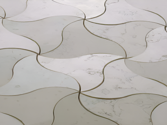 На изображении товар Akros Venezia Камень Dogma Classic Hartifizio ND3D Biancone 19,7х18,75х1 от официального представителя в Москве