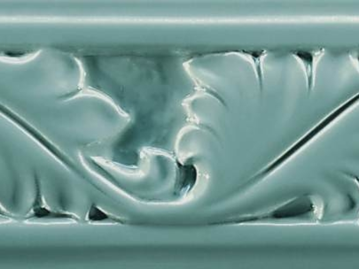 На изображении товар CERAMICHE GRAZIA Бордюр FORMAE FOLIAGE 6,5X26 MIST от официального представителя в Москве