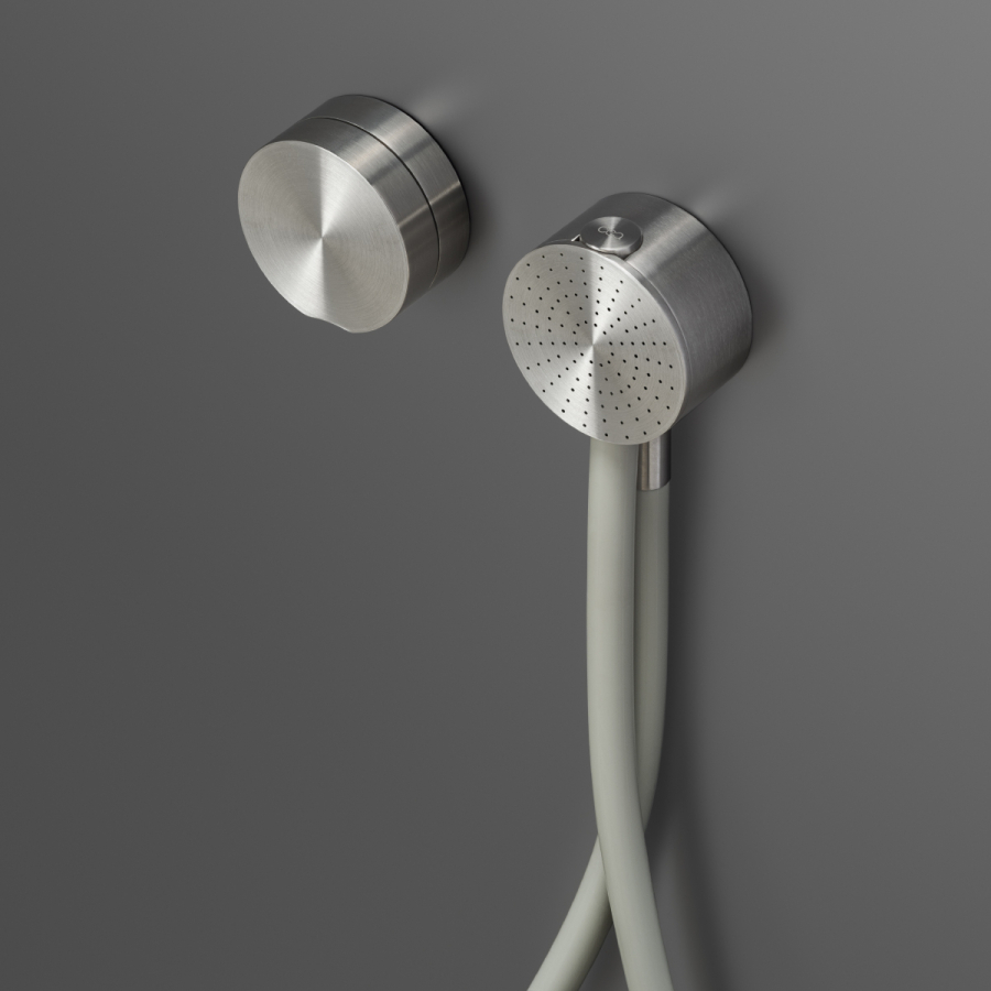 Смеситель для душа CeaDesign Giotto Plus, настенный, ручной душ Ø65 мм, шланг в цвете Silk Grey, внешняя часть, цвет сатинированная сталь - изображение 2