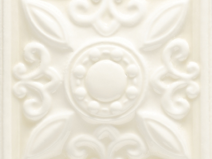 На изображении товар CERAMICHE GRAZIA Декор ESSENZE NEOCLASSICO 13X13 MAGNOLIA от официального представителя в Москве