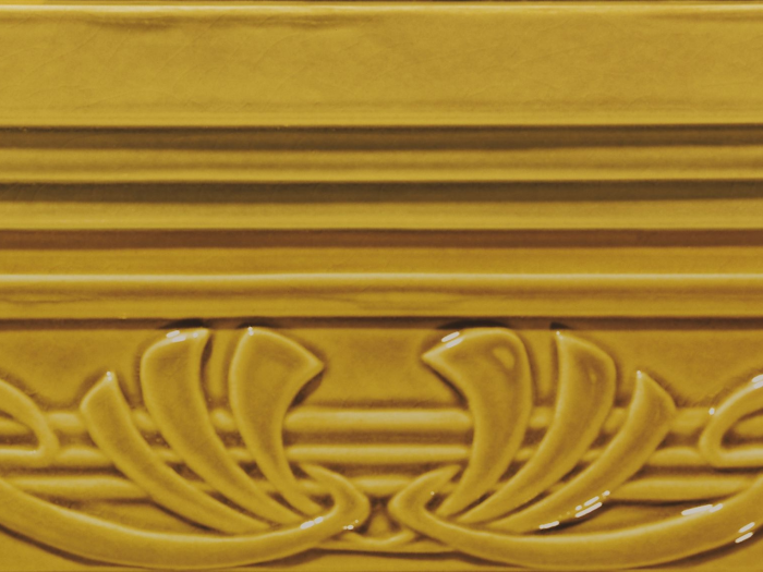 На изображении товар CERAMICHE GRAZIA Бордюр EPOQUE TERMINALE DECO 12X20 MUSTARD CRAQUELE от официального представителя в Москве