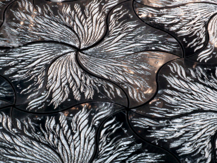 На изображении товар Akros Venezia Камень Dogma Classic Hartifizio T3D Nero Marquinia Silver 19,7х18,75х1 от официального представителя в Москве