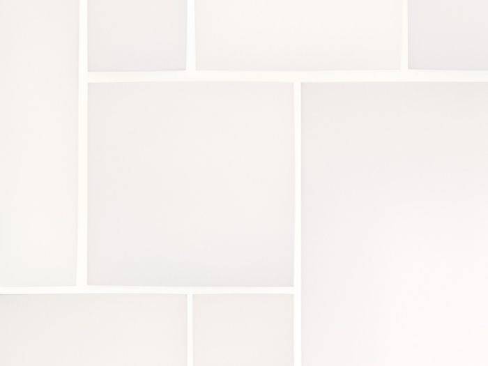 На изображении товар Micro. Керамогранит Microtiles X4 Offset White 35,1x30,1 от официального представителя в Москве