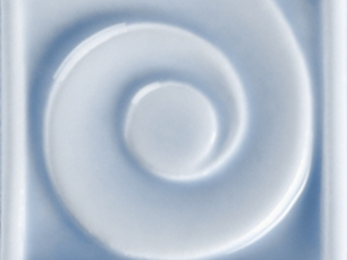 На изображении товар CERAMICHE GRAZIA Вставка ESSENZE ONDA TOZZETTO 5,5X5,5 GENZIANA от официального представителя в Москве