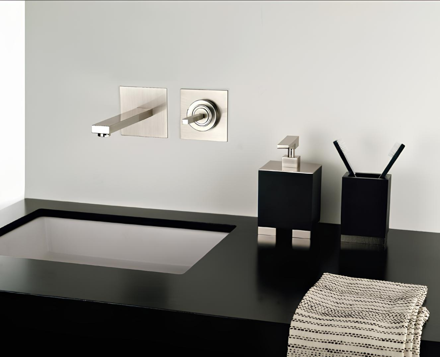 Дозатор для жидкого мыла Gessi Rettangolo, настольный, цвет Black/Warm Bronze Brushed PVD - изображение 3