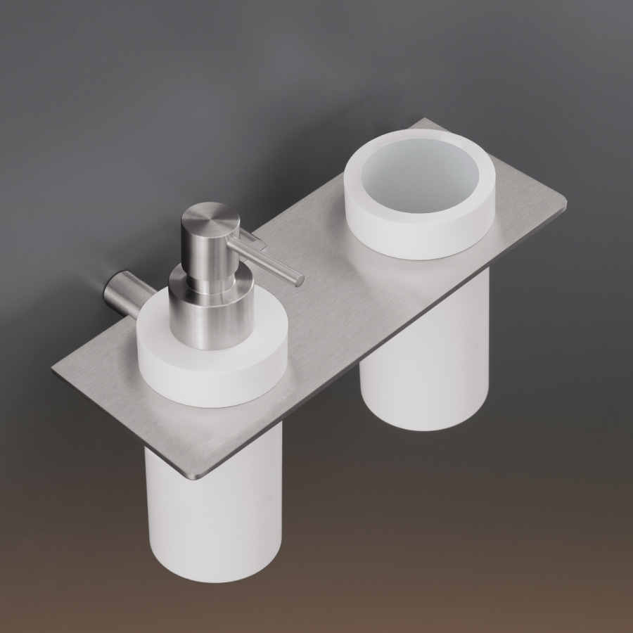 Полка-держатель с дозатором для жидкого мыла CeaDesign Stem, настенная, Delrin®, со стаканом для зубных щёток, L. 200 мм, сталь, цвет сатинированная сталь - изображение 1