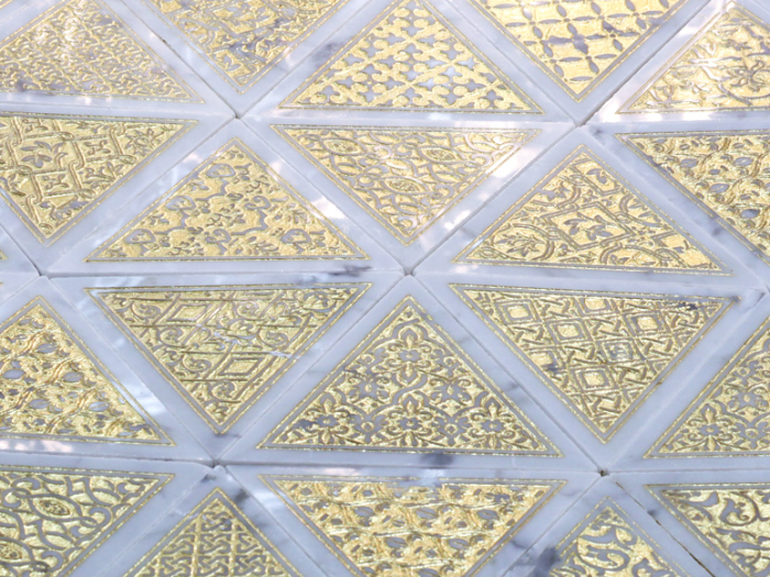 На изображении товар Akros Venezia Камень Dogma Classic Pulsar T3D Bianco Carrara Gold от официального представителя в Москве