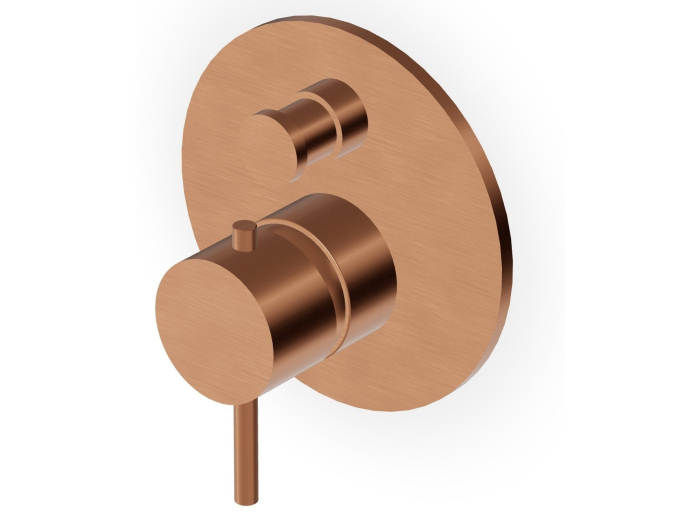 На изображении товар Смеситель для ванны/душа Zucchetti Helm, настенный, с переключателем, круглая розетка Ø 120 мм, внешняя часть, цвет Brushed Copper PVD от официального представителя в Москве
