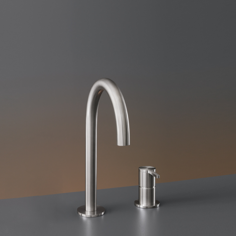 Смеситель для раковины CeaDesign Innovo, на 2 отверстия, поворотный излив, H. 242 мм, цвет сатинированная сталь - изображение 1