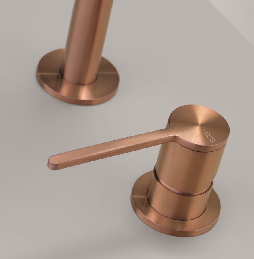 Смеситель для раковины CeaDesign Innovo, на 2 отверстия, поворотный излив, H. 242 мм, цвет сатинированная сталь - изображение 3
