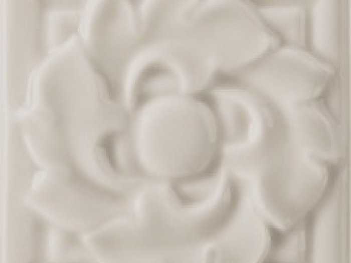 На изображении товар CERAMICHE GRAZIA Вставка NEW CLASSIC HELLAS TOZZETTO 6X6 TORTORA от официального представителя в Москве