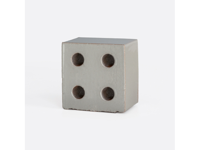 На изображении товар Mutina Керамогранит Bloc Glossy Grey 13x13x10 от официального представителя в Москве