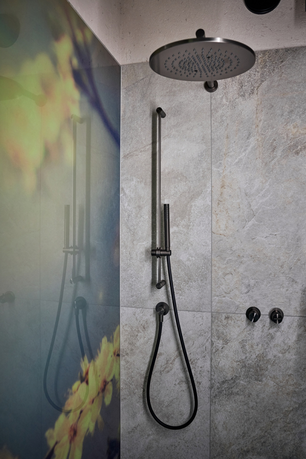 Душевой гарнитур Gessi316, штанга, душевая лейка, шланговое подсоединение, h828, цвет Matte Black - изображение 3