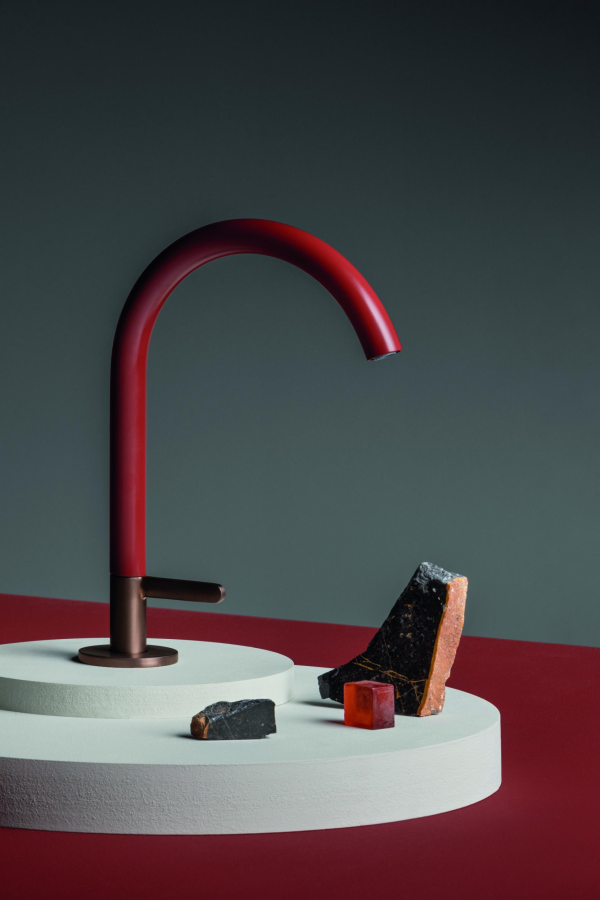 Смеситель для раковины Zucchetti Isy22, однорычажный, с аэратором, высокий поворотный излив, цвет Brushed Nickel - изображение 1