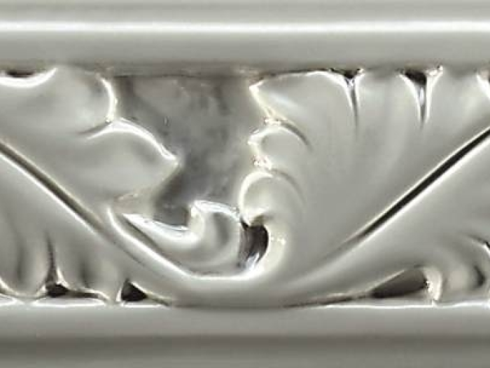 На изображении товар CERAMICHE GRAZIA Бордюр FORMAE FOLIAGE 6,5X26 STEEL от официального представителя в Москве