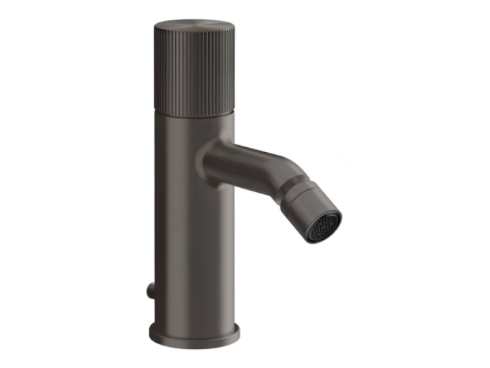 На изображении товар Cмеситель для биде Gessi Habito, h177 мм, донный клапан, соединительные шланги, цвет Black Metal Brushed PVD от официального представителя в Москве