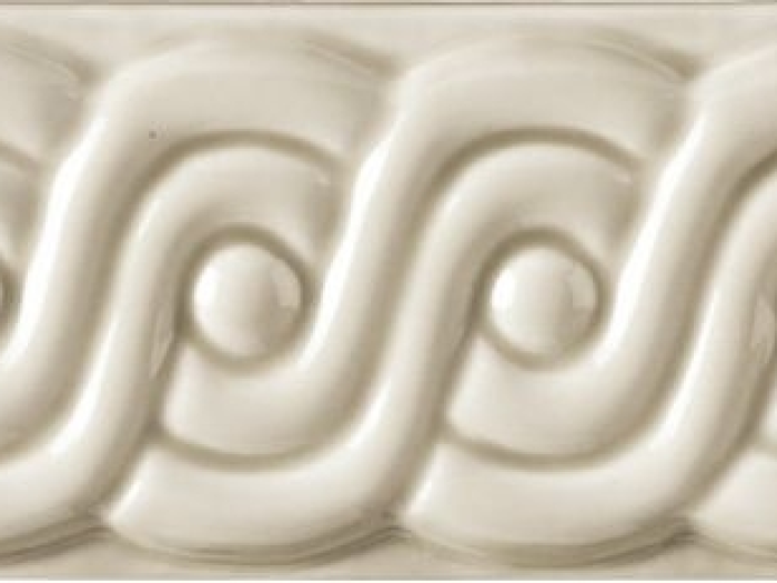 На изображении товар CERAMICHE GRAZIA Бордюр NEW CLASSIC IMPERO 6X26 BEACH от официального представителя в Москве