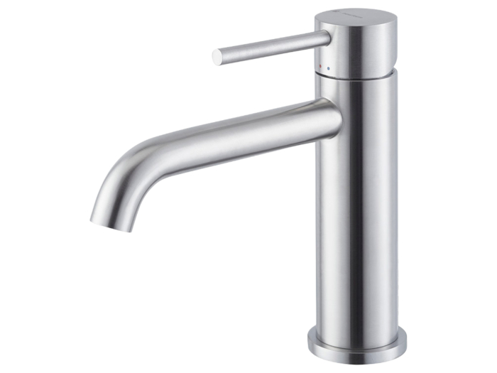 На изображении товар Смеситель для раковины Newform X-steel 316, H166 мм, однорычажный, на 1 отверстие, без донного клапана, шланги с внутренней резьбой, цвет Stainless steel от официального представителя в Москве