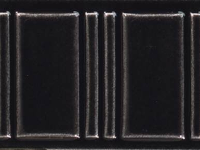 На изображении товар CERAMICHE GRAZIA Бордюр FORMAE PANTHEON 6,5X26 EBONY от официального представителя в Москве