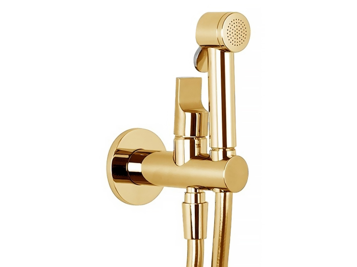 На изображении товар Душ гигиенический Carlo Frattini Collettivita : умный смеситель, встроенный держатель, лейка - душ/гидроёршик, шланг 1200 мм, цвет золото F2320/1NOR +  скрытая часть F2645 от официального представителя в Москве