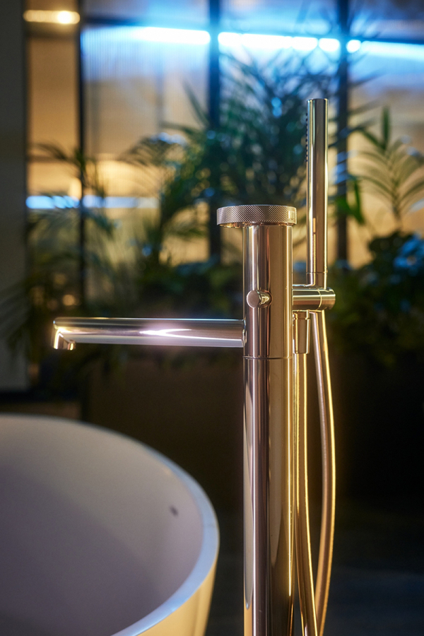 Cмеситель для ванны Gessi Anello, напольный, с душевой лейкой, встраиваемый, цвет Brass PVD - изображение 2