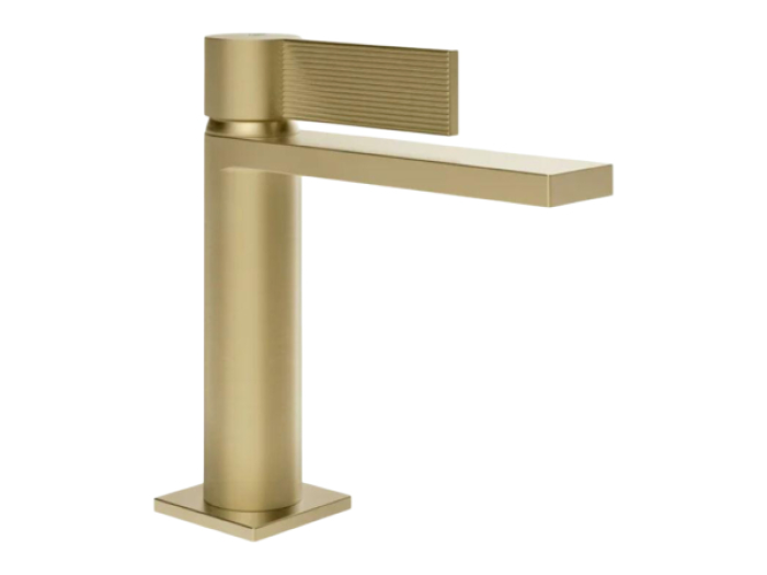 На изображении товар Смеситель для раковины Gessi Inverso, однорычажный, с донным клапаном и соединительными шлангами, Н-178 мм, цвет Brushed Brass PVD от официального представителя в Москве