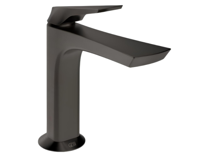 На изображении товар Смеситель для раковины Gessi Ventaglio, с донным клапаном и соединительными шлангами, L-176 мм, цвет чёрный металл шлифованный PVD от официального представителя в Москве