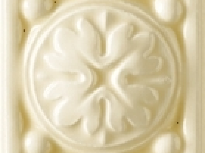 На изображении товар CERAMICHE GRAZIA Вставка ESSENZE VOLUTA TOZZETTO 6X6 MAGNOLIA CRAQUELE от официального представителя в Москве