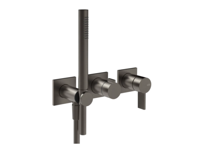 На изображении товар Cмеситель для душа Gessi Inverso, настенный, c ручным душем, на 2 выхода, внешние части, цвет Black Metal Brushed PVD от официального представителя в Москве
