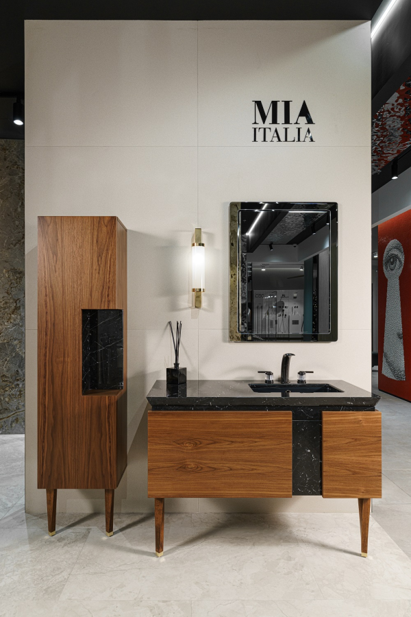 Комплект мебели Mia Italia Tango, корпус в отделке matt canaletto walnut, вставки из мрамора nero marquinia, фурнитура золото