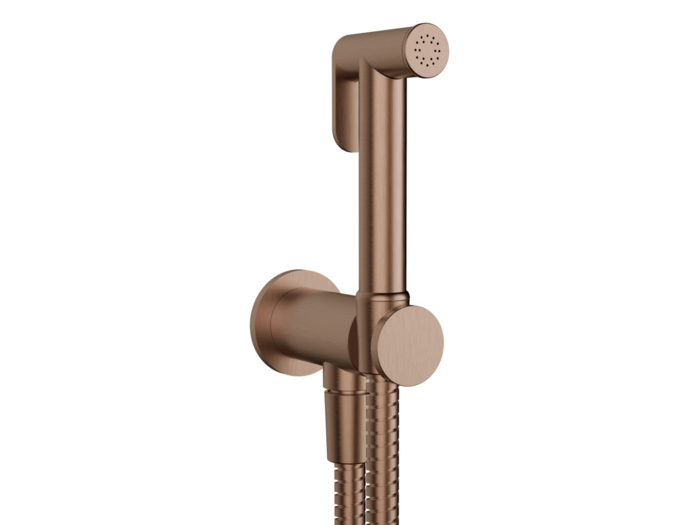 На изображении товар Гигиенический душ Gessi Tondo, шланг 1250 мм, шланговое подсоединение с держателем лейки, цвет Copper Brushed PVD от официального представителя в Москве