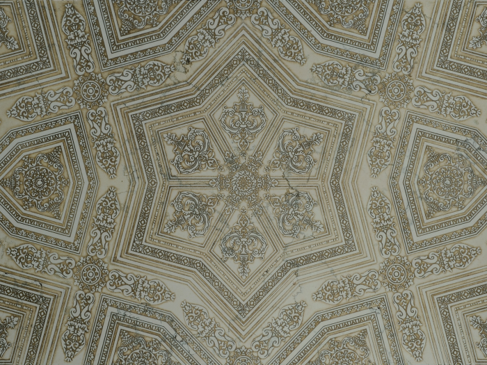 На изображении товар Akros Venezia Камень Axioma Anigma Old Biancone 30,5x52,8x1 от официального представителя в Москве