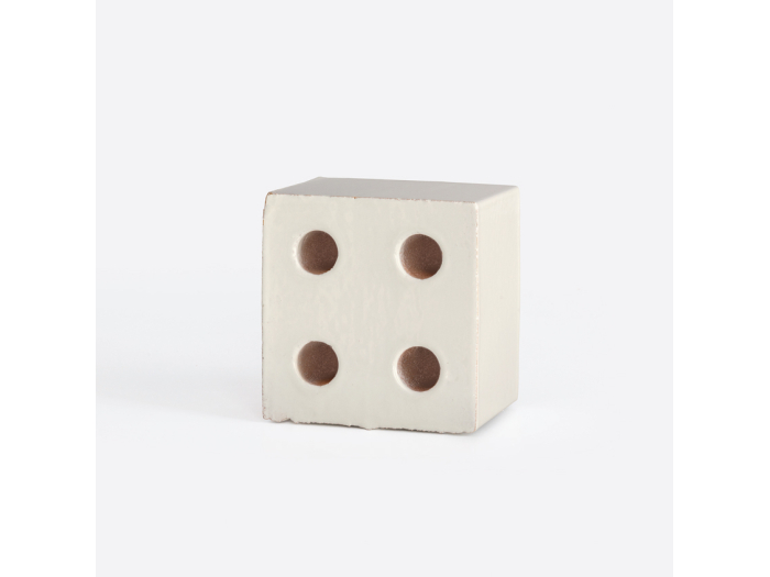 На изображении товар Mutina Керамогранит Bloc Glossy Pearl 13x13x10 от официального представителя в Москве