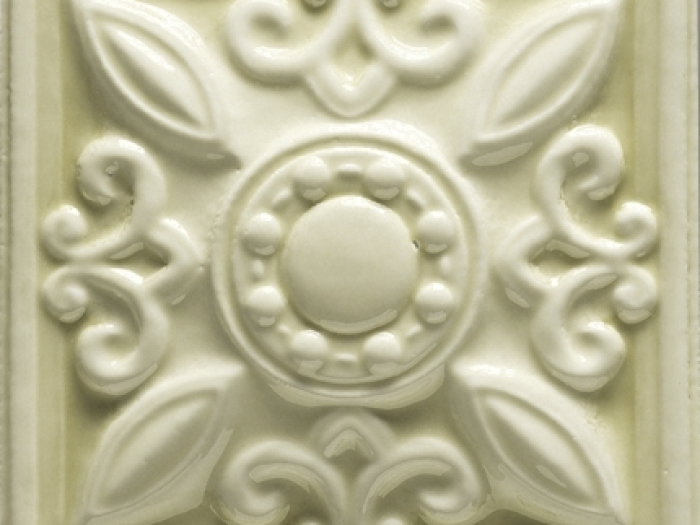 На изображении товар CERAMICHE GRAZIA Декор ESSENZE NEOCLASSICO 13X13 FELCE CRAQUELE от официального представителя в Москве