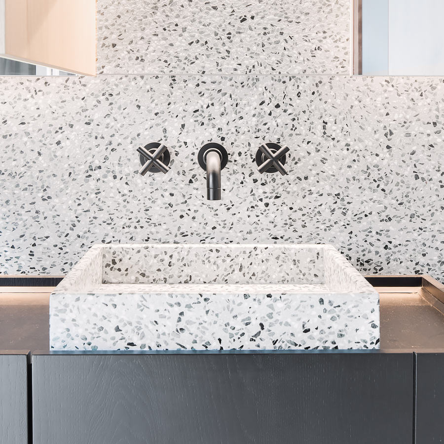 Смеситель для раковины Carlo Frattini Maxima, на 3 отверстия настенный, донный клапан Click-Clack с переливом, внешняя часть, цвет чёрный матовый - изображение 2