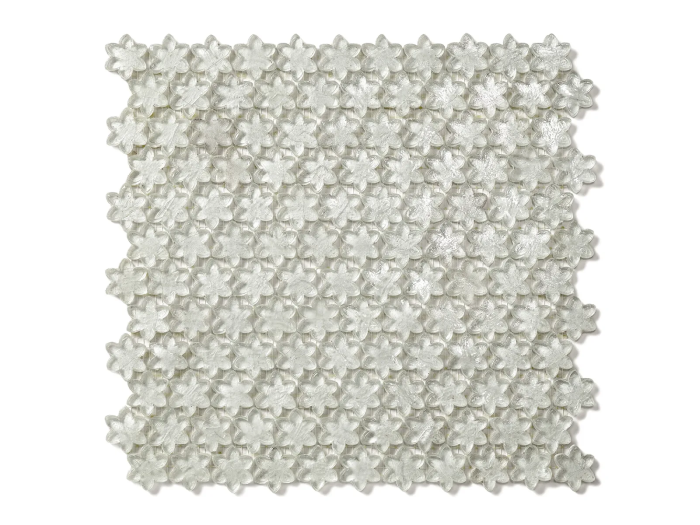 На изображении товар Sicis Смальтовая мозаика Petites Fleurs F21 Edelweiss sheet-size 316x293 mm от официального представителя в Москве