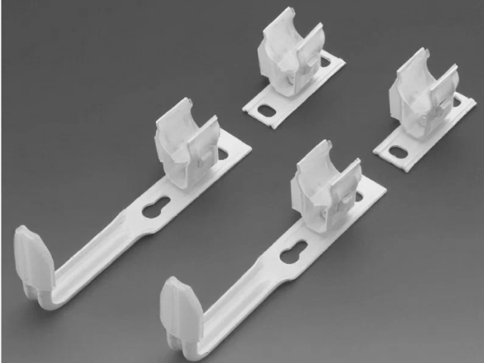 На изображении товар Монтажный комплект для радиатора Zehnder 2хSMB2T, белый Ral 9016 от официального представителя в Москве