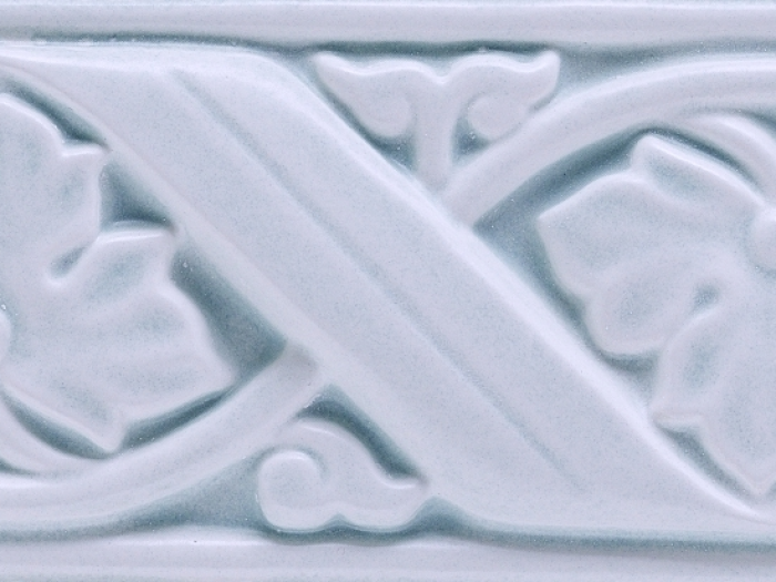 На изображении товар CERAMICHE GRAZIA Бордюр BOISERIE GEMME 8X20 INDACO от официального представителя в Москве