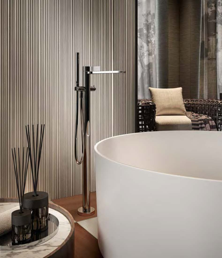 Cмеситель для ванны Gessi Inverso, напольный, с переключателем и ручным душем, внешняя часть, цвет Chrome - изображение 2