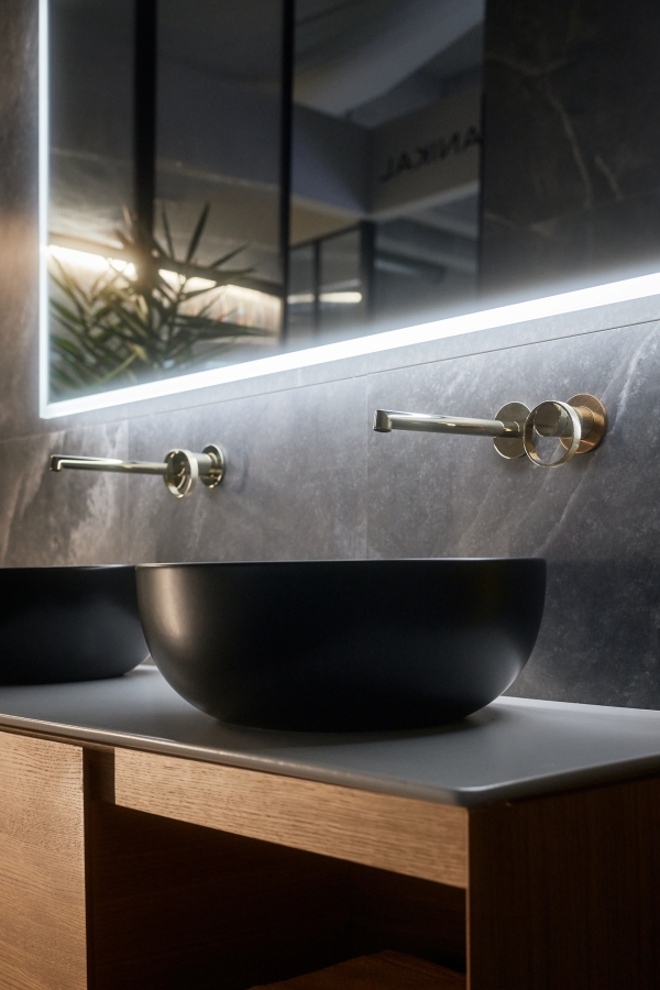 Смеситель для раковины Gessi Anello, настенный, длинный излив, встраиваемый, цвет Brass Brushed PVD - изображение 1