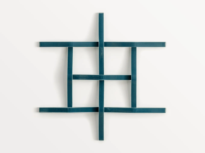 На изображении товар Mutina Керамическая плитка Adagio Blu 2,7x30 от официального представителя в Москве