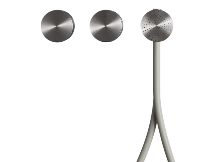 На изображении товар Смеситель для душа CeaDesign Giotto Plus, настенный, ручной душ Ø65 мм, шланг в цвете White, внешняя часть, цвет полированная сталь от официального представителя в Москве