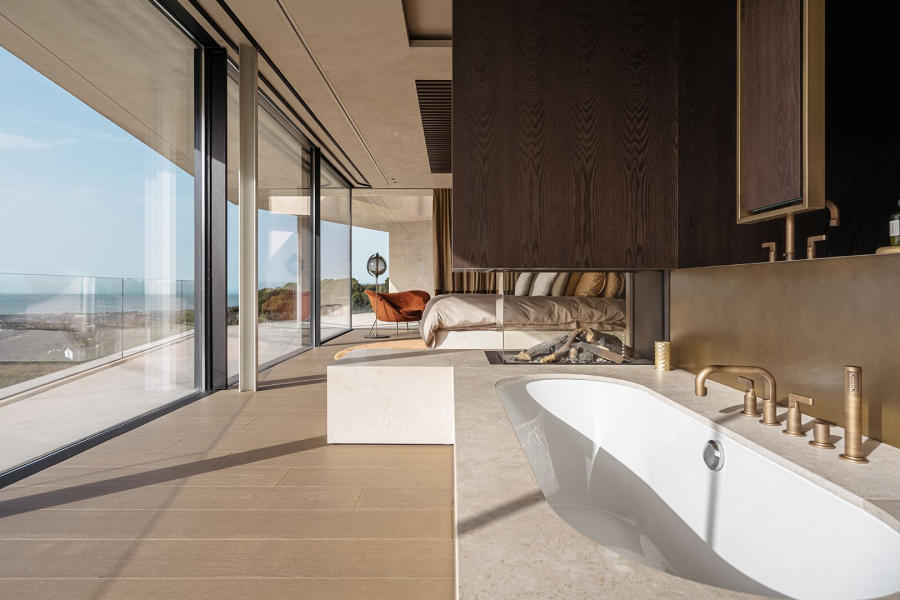 Смеситель для ванны Gessi Inciso, на 5 отверстий, с изливом и ручным душем, цвет Brushed Brass PVD - изображение 1