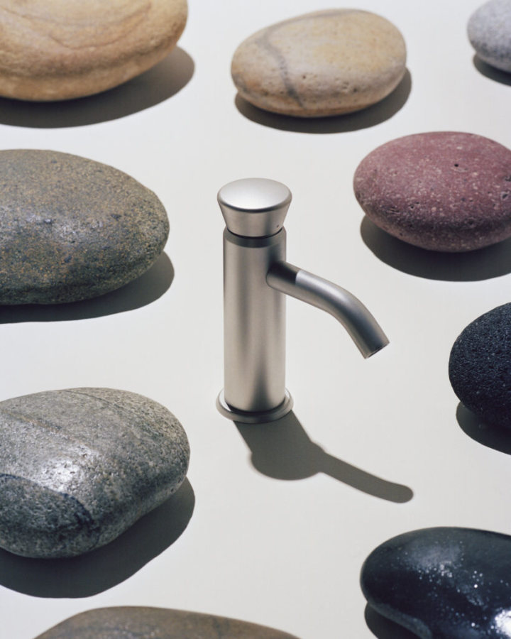 Смеситель для раковины Zucchetti Sablier, однорычажный, с аэратором, цвет сатинированная сталь - изображение 1