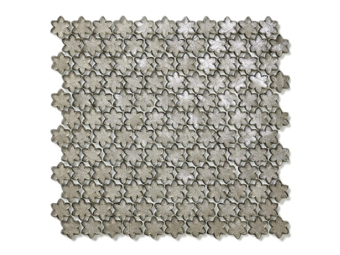 На изображении товар Sicis Смальтовая мозаика Petites Fleurs F28 Girofle sheet-size 316x293 mm от официального представителя в Москве