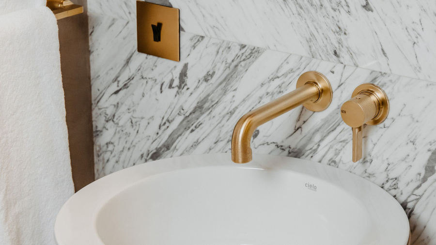 Смеситель для раковины Gessi Inciso, настенный, короткий излив, без донного клапана, встраиваемый, цвет Brushed Brass PVD - изображение 2