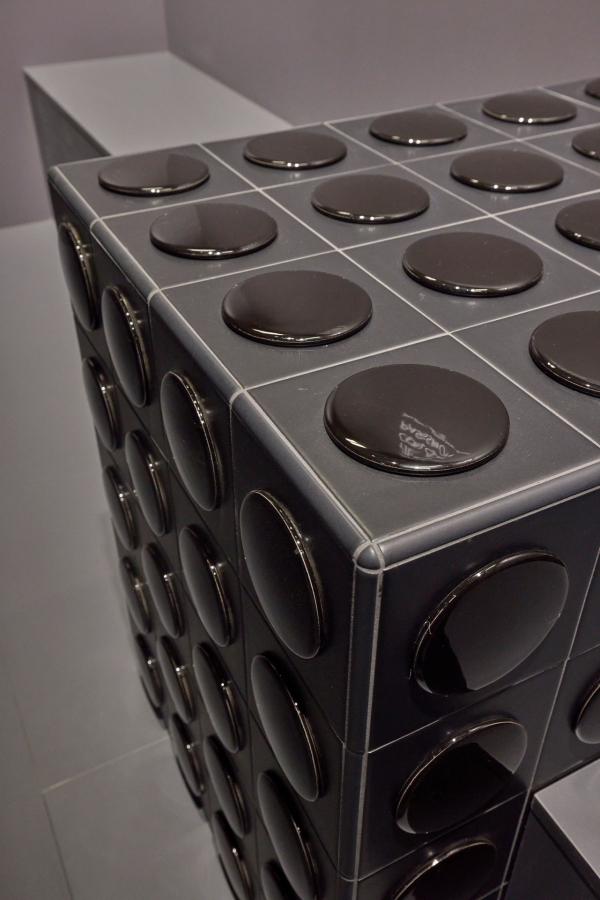 Плитка Tonalite Cerchio, керамическая, 15×15 см, керамический круг 10 см, цвет чёрный, глянцевый - изображение 1