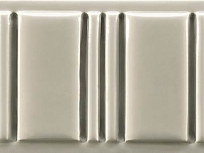 На изображении товар CERAMICHE GRAZIA Бордюр FORMAE PANTHEON 6,5X26 ECRU от официального представителя в Москве