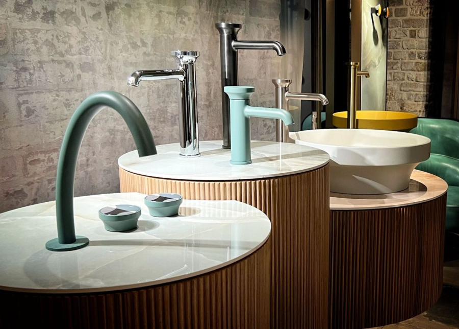 Смеситель для раковины Gessi Origini, высокий, без донного клапана, в комплект входит отделочная вставка, цвет Warm Bronze Br. PVD - изображение 2