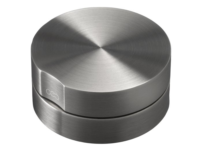 На изображении товар Смеситель CeaDesign Giotto Plus для раковины, однорычажный, на горизонтальную поверхность, без донного клапана, сталь, цвет сатинированная бронза от официального представителя в Москве